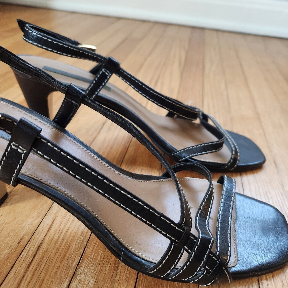 Vintage Bandolino coach inspired dress sandals - Picture 2 of 7